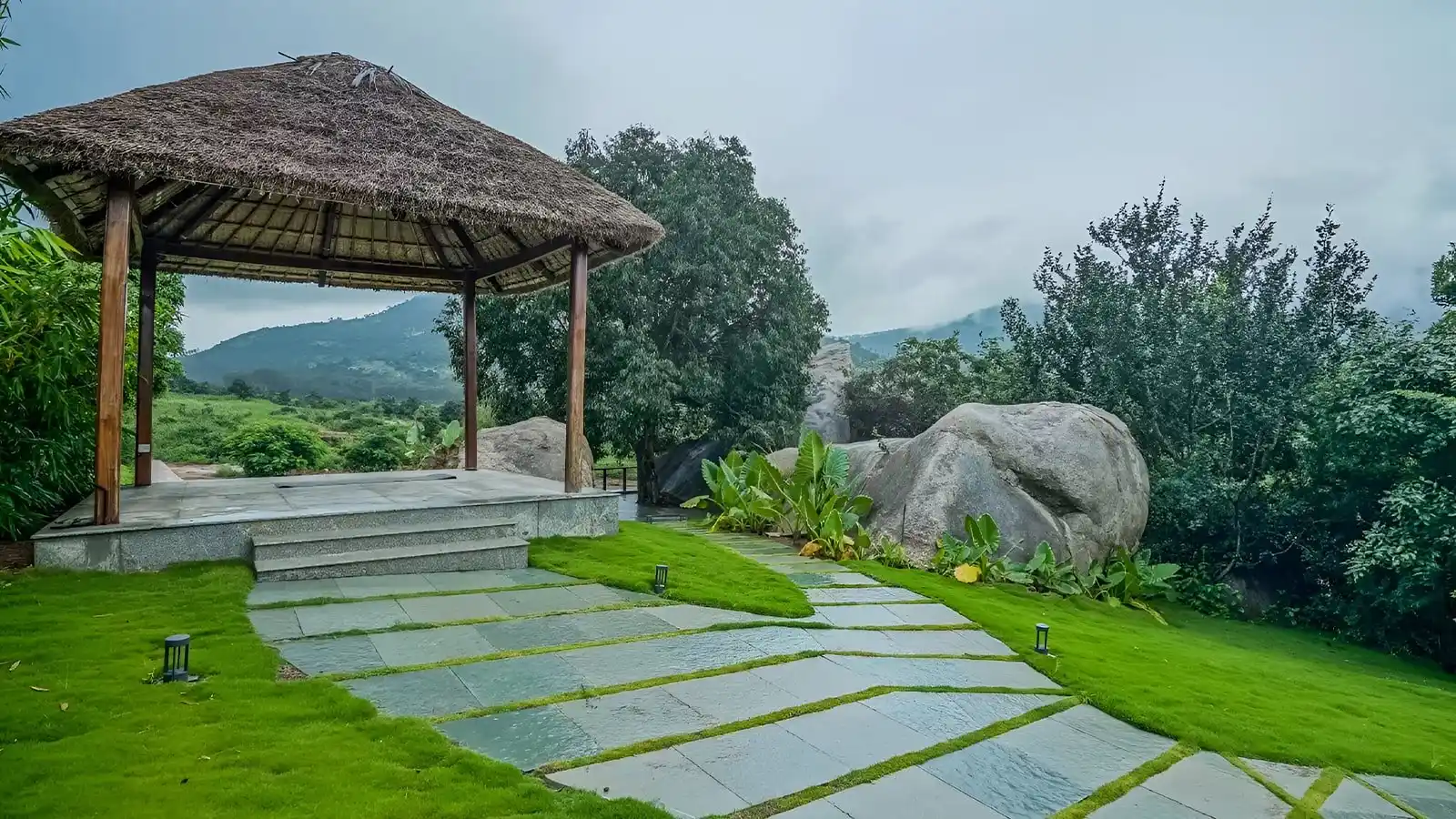 The-Earth-Plots-in-Nandi-Hills-Bangalore-walking-path-way