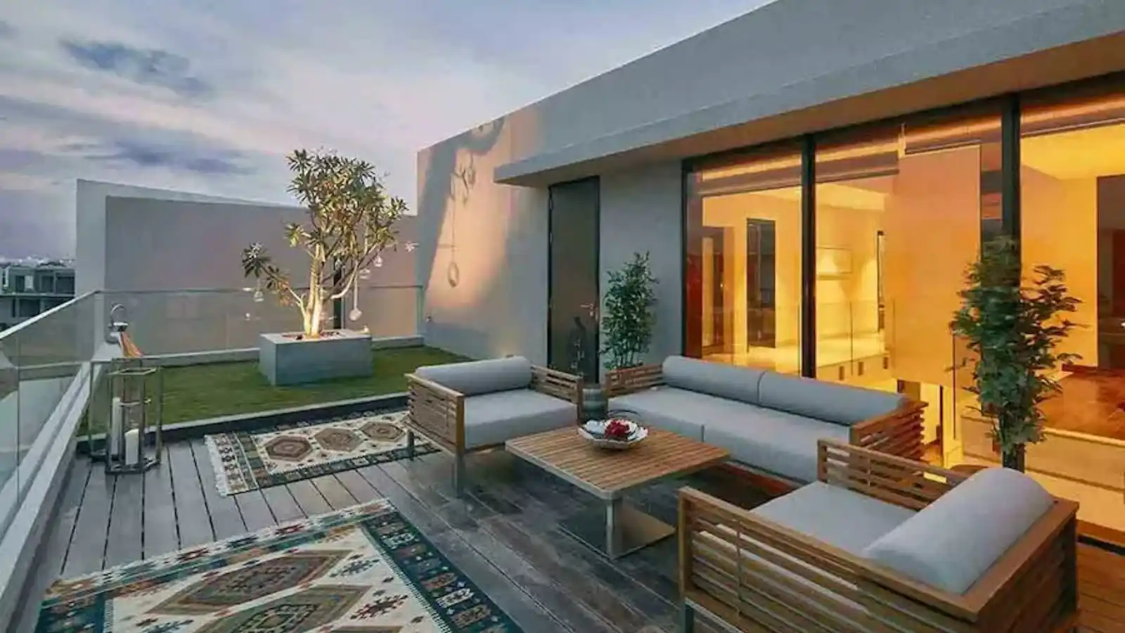 Raffles_Park_Villas_Balcony-min