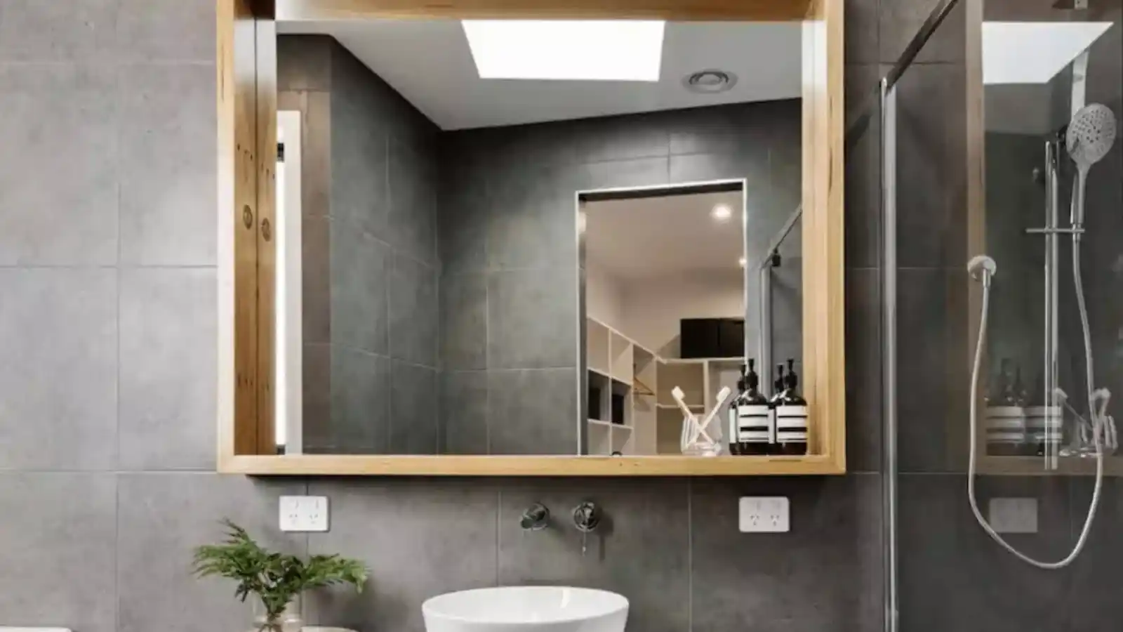 Mahindra-Eden-Bathroom-min