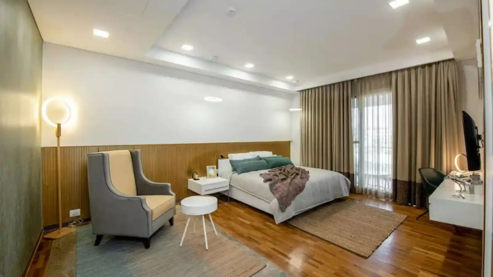 BB-Opulent-Spire-Bedroom