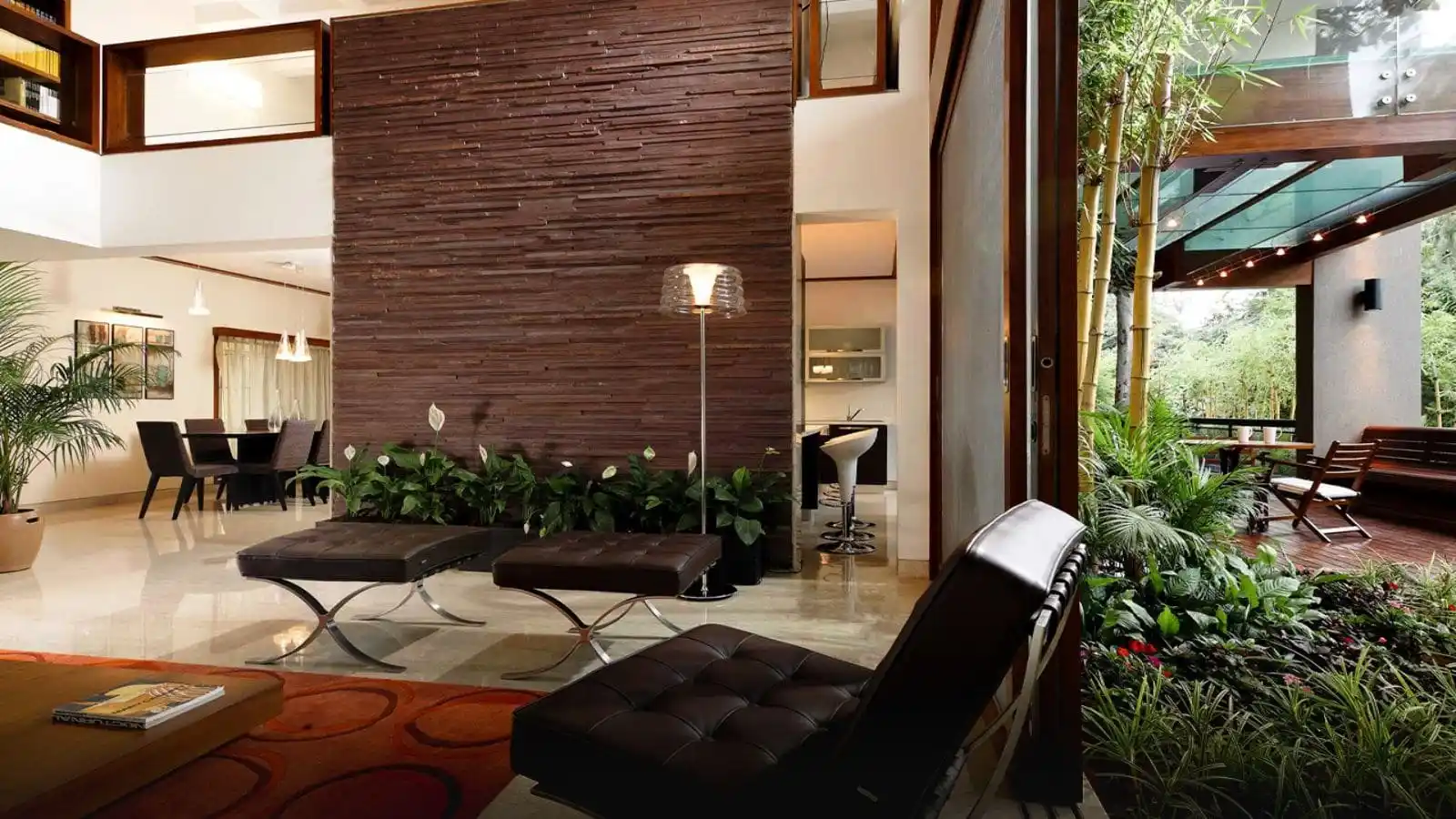 Duplex-Feature-wall-in-living-room