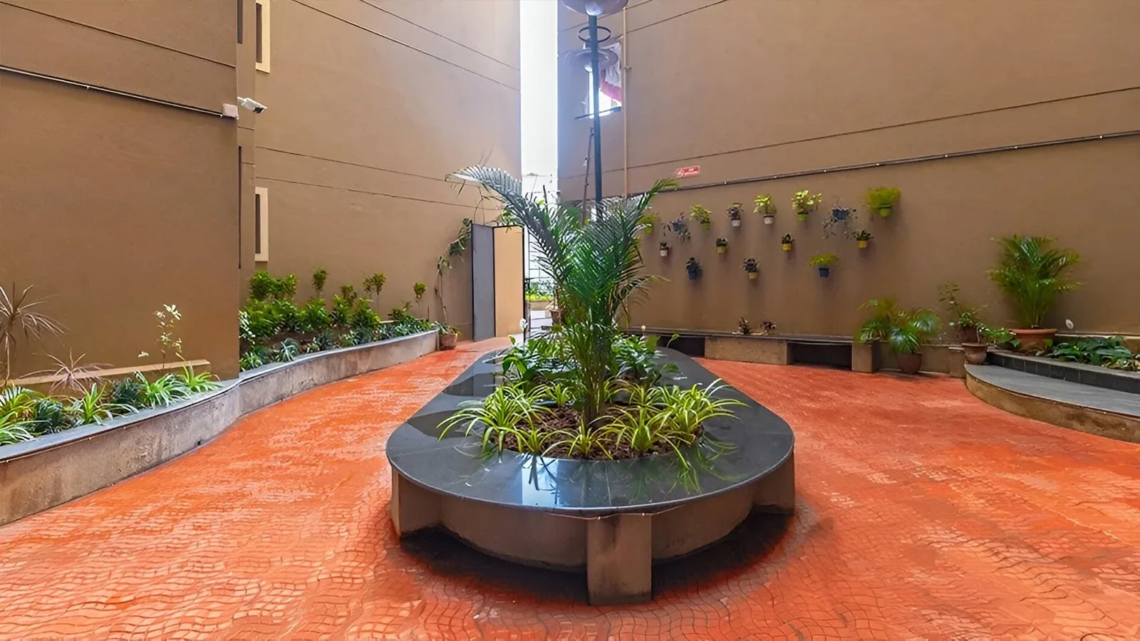 HM-Indigo-Apartment-in-JP-Nagar-Bangalore-garden-walk